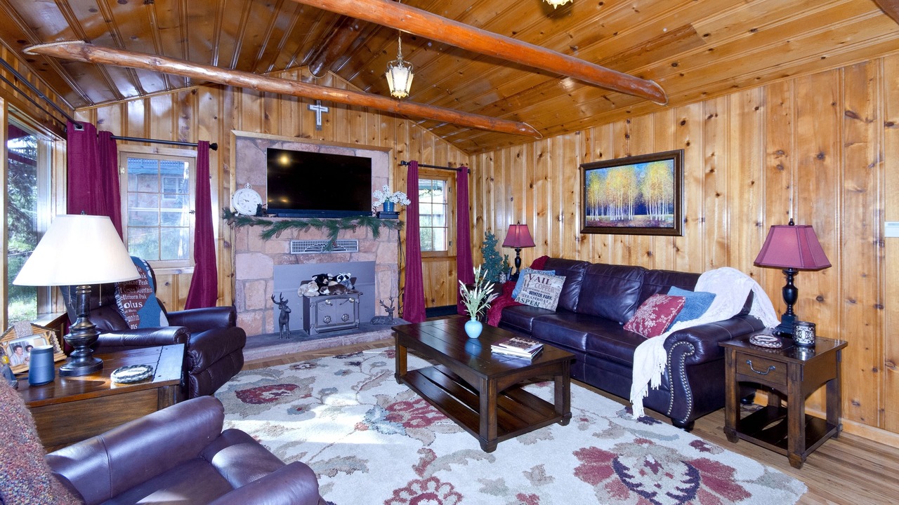 Photo of Bedroom in Green Mountain Falls