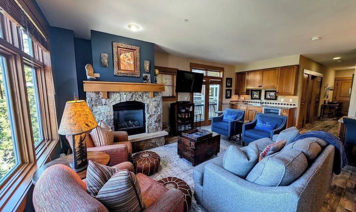 Photo of Livingroom in River Run