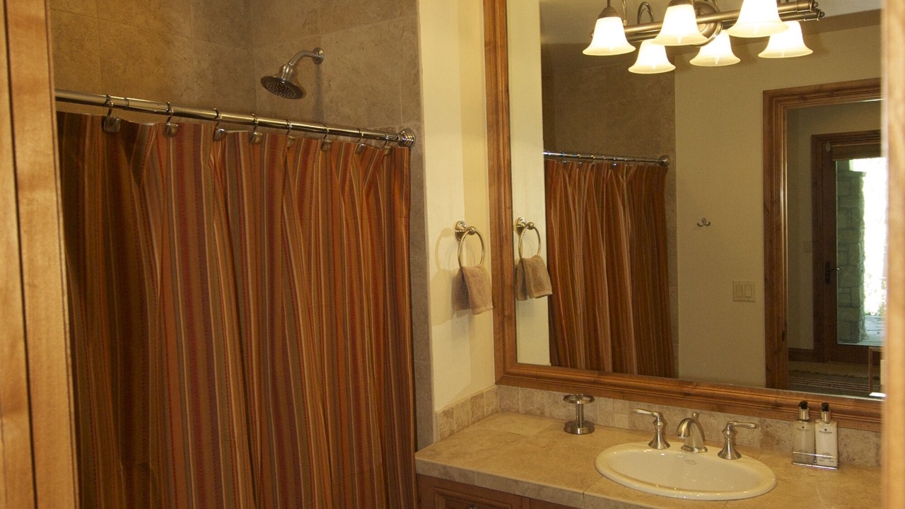 Photo of Bathroom in Highland Meadows
