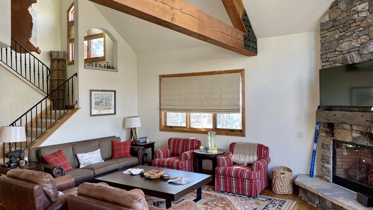 Photo of Livingroom in Highland Meadows