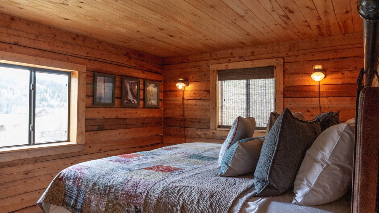 Photo of Bedroom in Lake City
