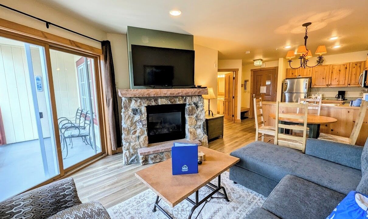 Photo of Livingroom in River Run