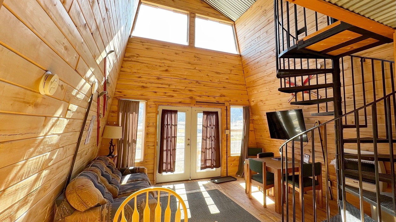Photo of Livingroom in Creede