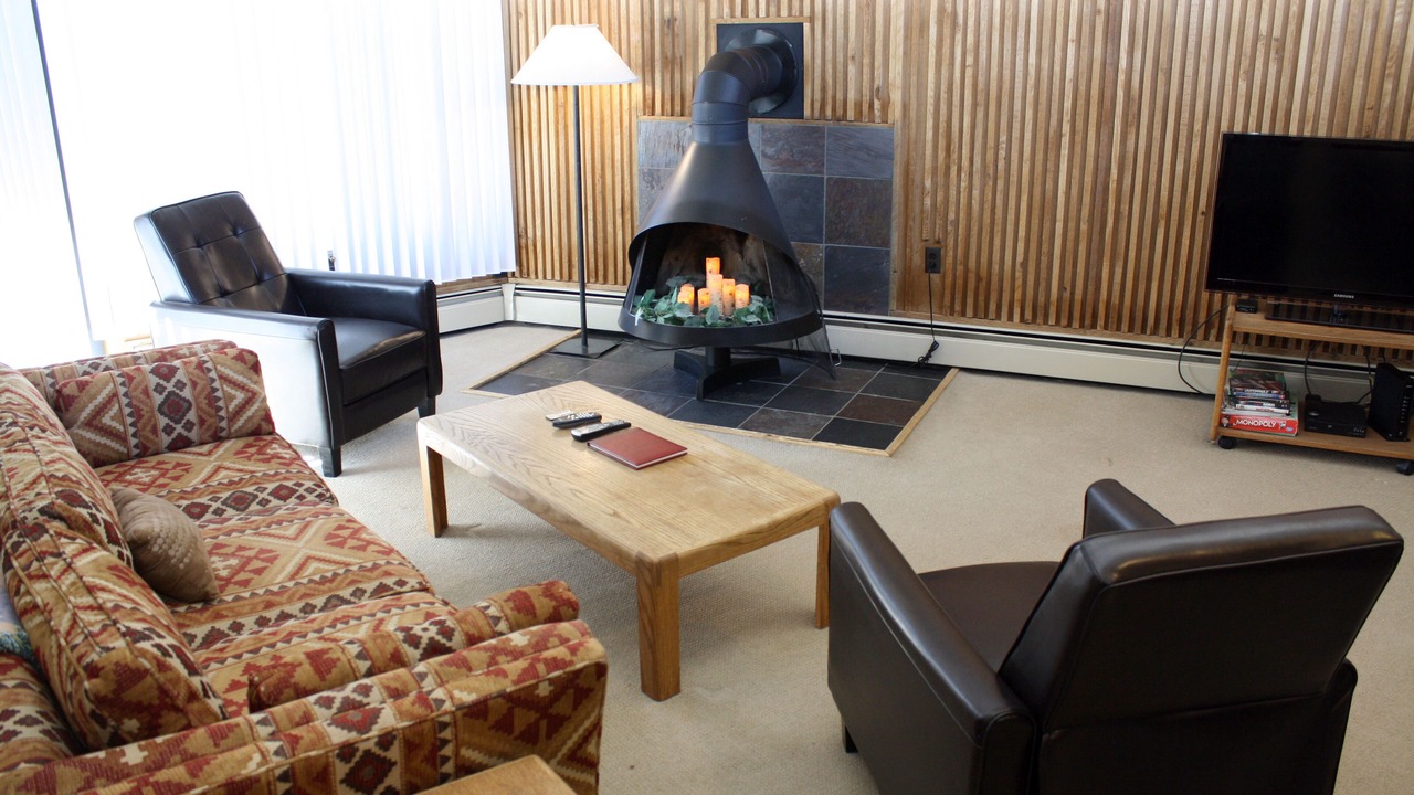 Photo of Bedroom in Peak 8