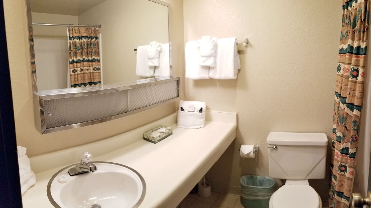 Photo of Bathroom in Peak 8