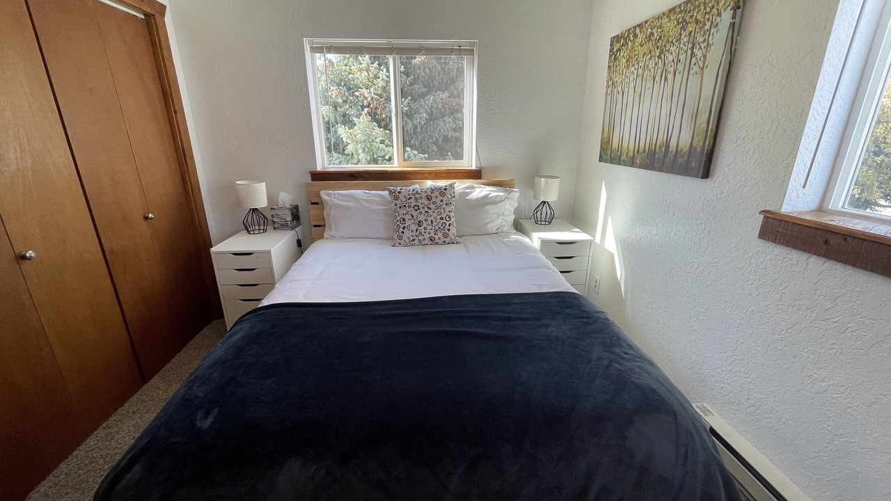 Photo of Bedroom in Basalt