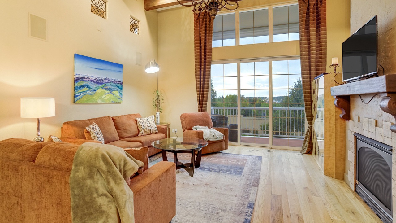 Photo of Livingroom in Central Colorado Springs