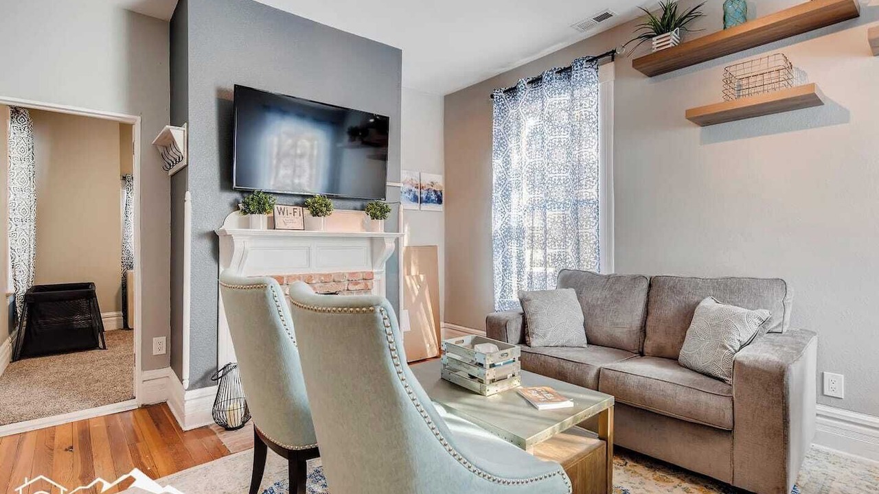 Photo of Livingroom in Central Colorado Springs