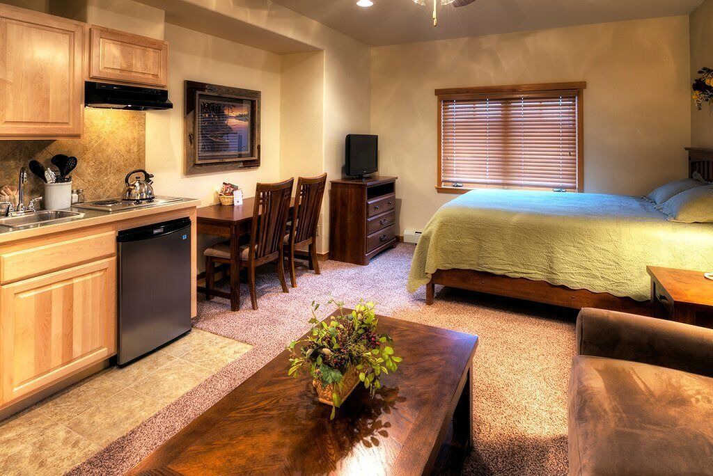 Photo of Bedroom in Four O'Clock