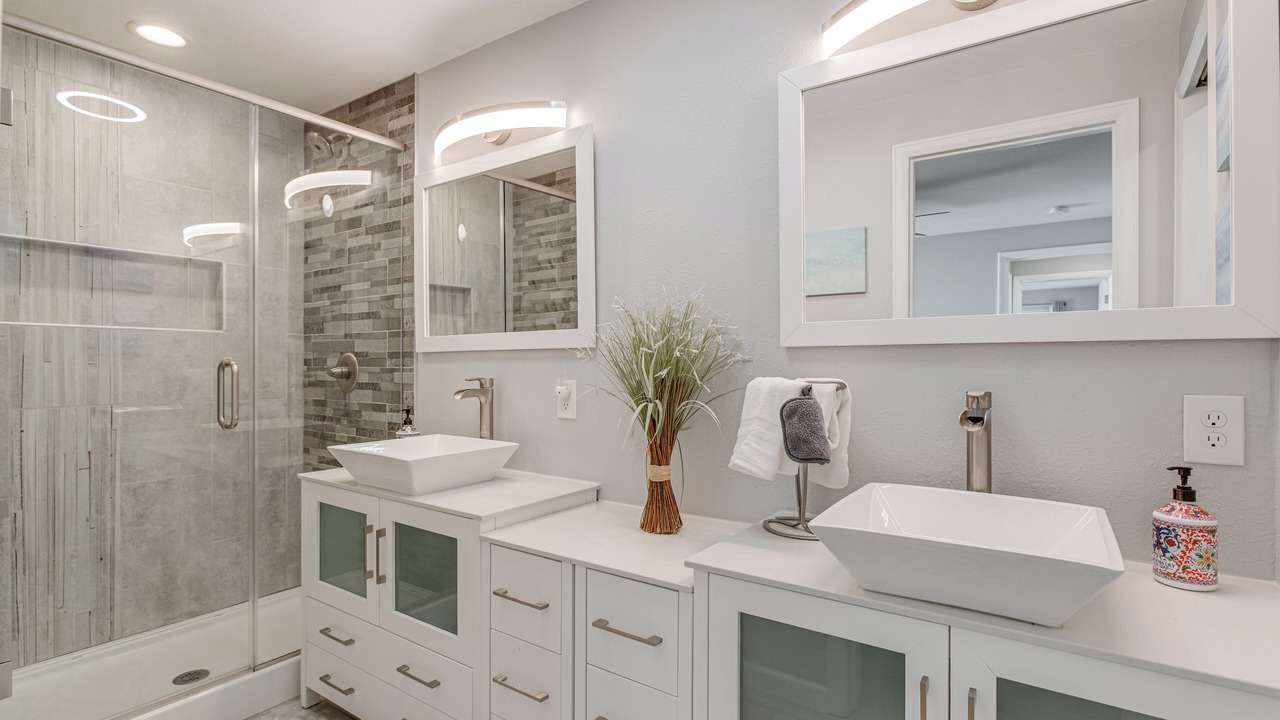 Photo of Bathroom in Edgewater