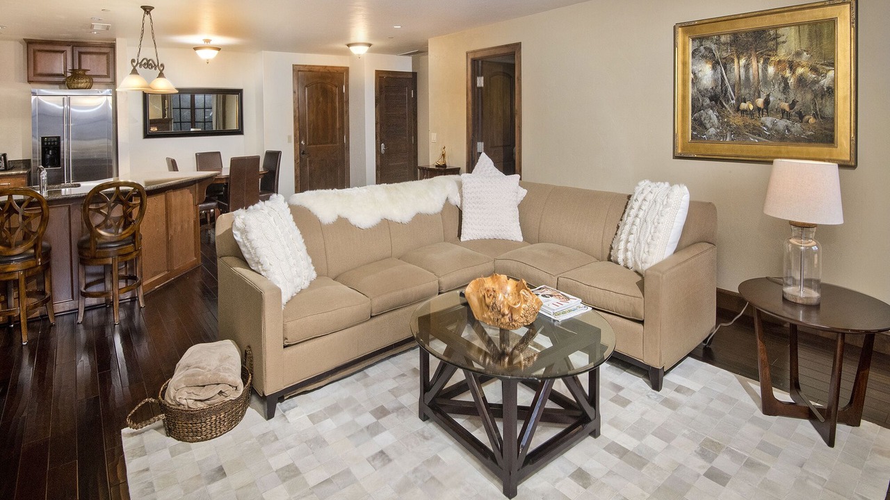 Photo of Livingroom in Avon