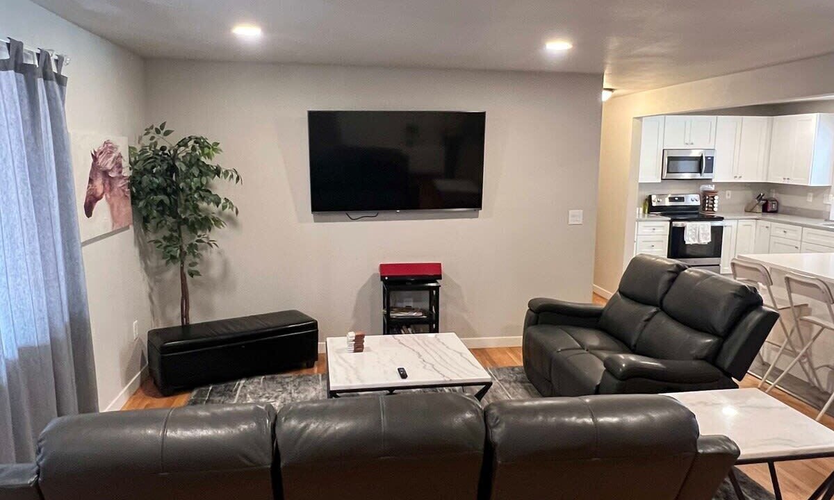 Photo of Livingroom in Skyway
