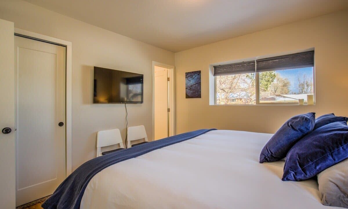 Photo of Bedroom in Skyway