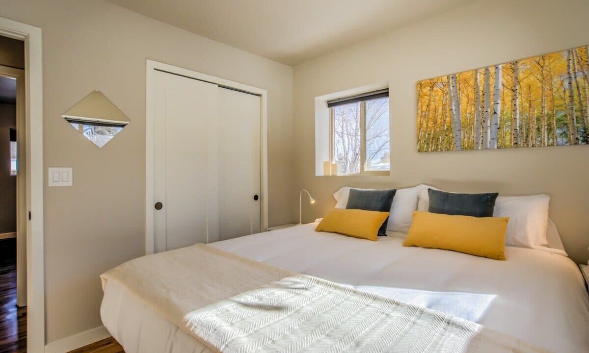 Photo of Bedroom in Skyway