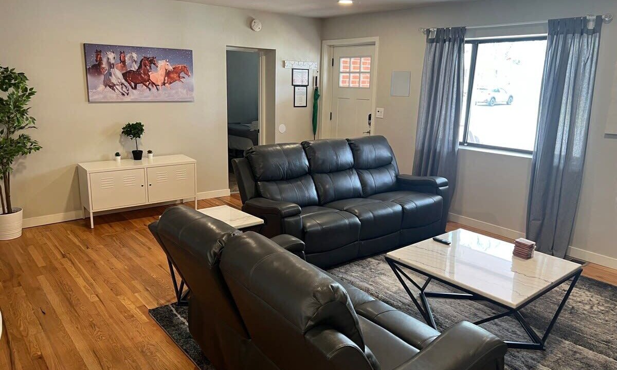 Photo of Livingroom in Skyway