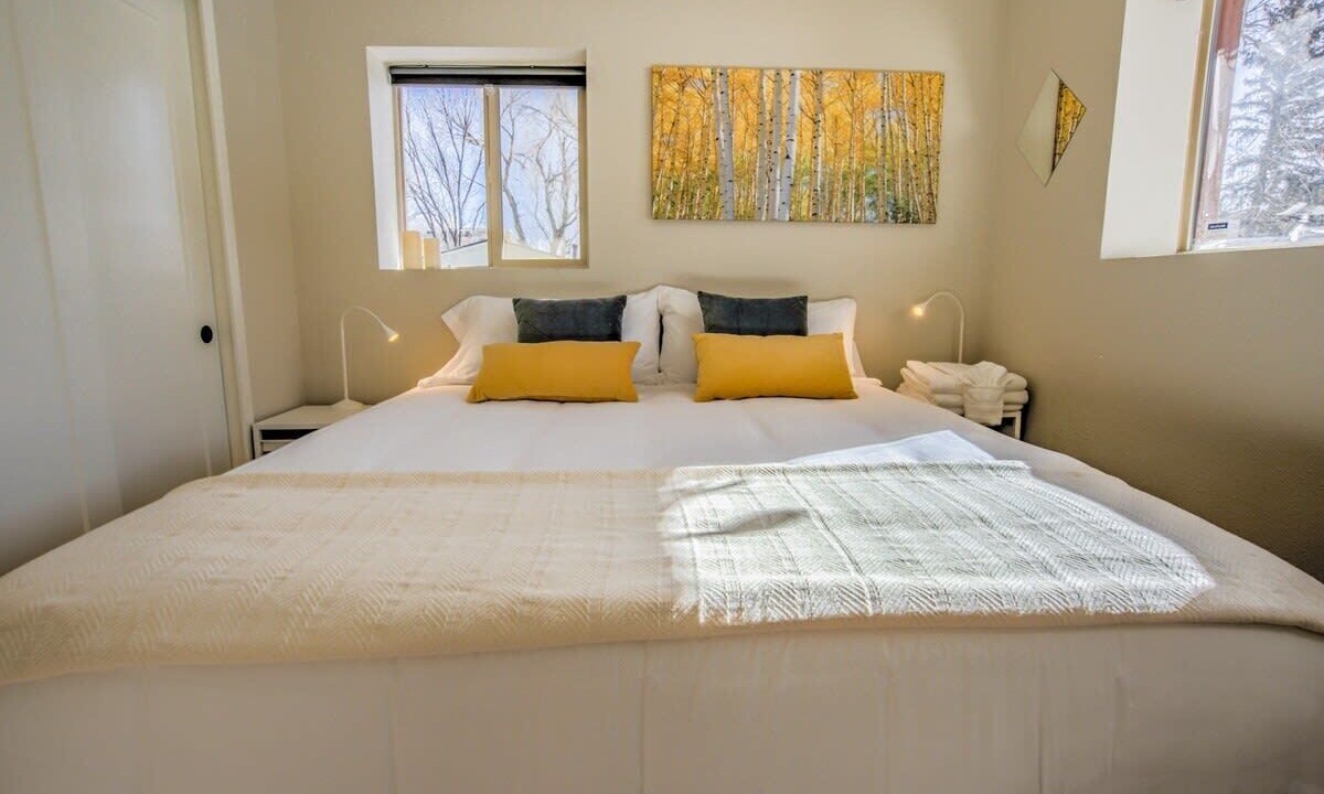 Photo of Bedroom in Skyway