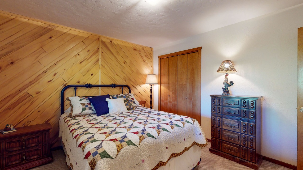 Photo of Bedroom in Ponderosa Pines