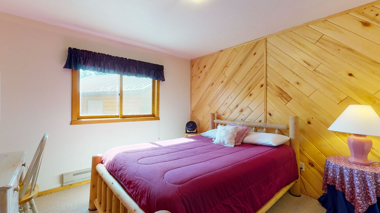 Photo of Bedroom in Ponderosa Pines