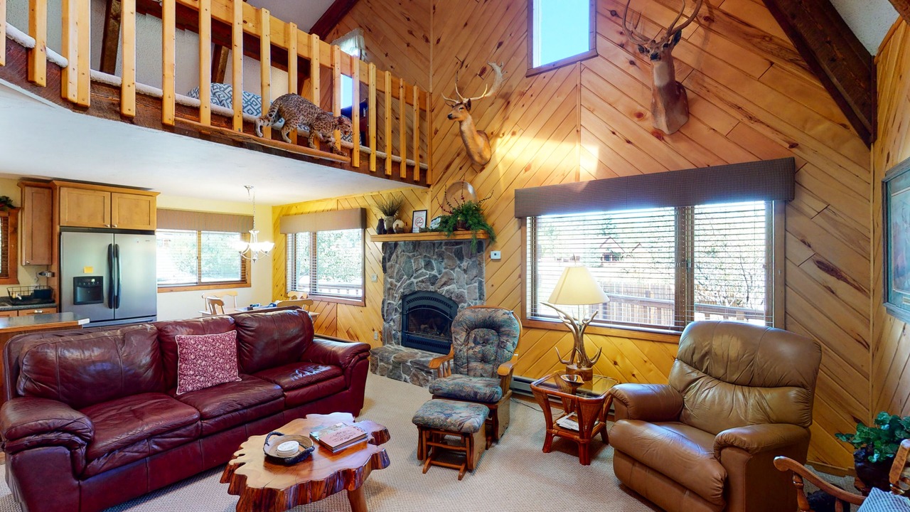 Photo of Livingroom in Ponderosa Pines