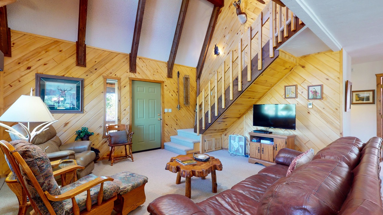Photo of Livingroom in Ponderosa Pines