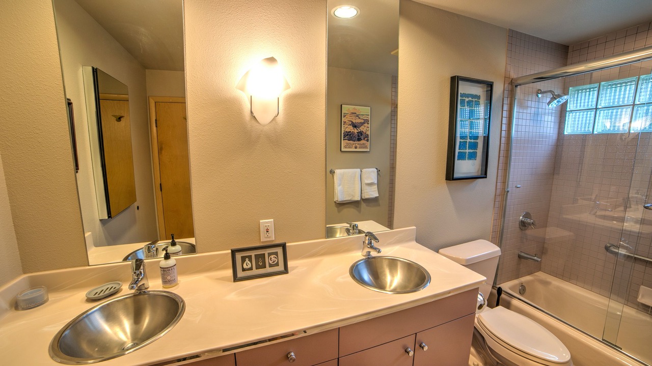 Photo of Bathroom in Christie Heights