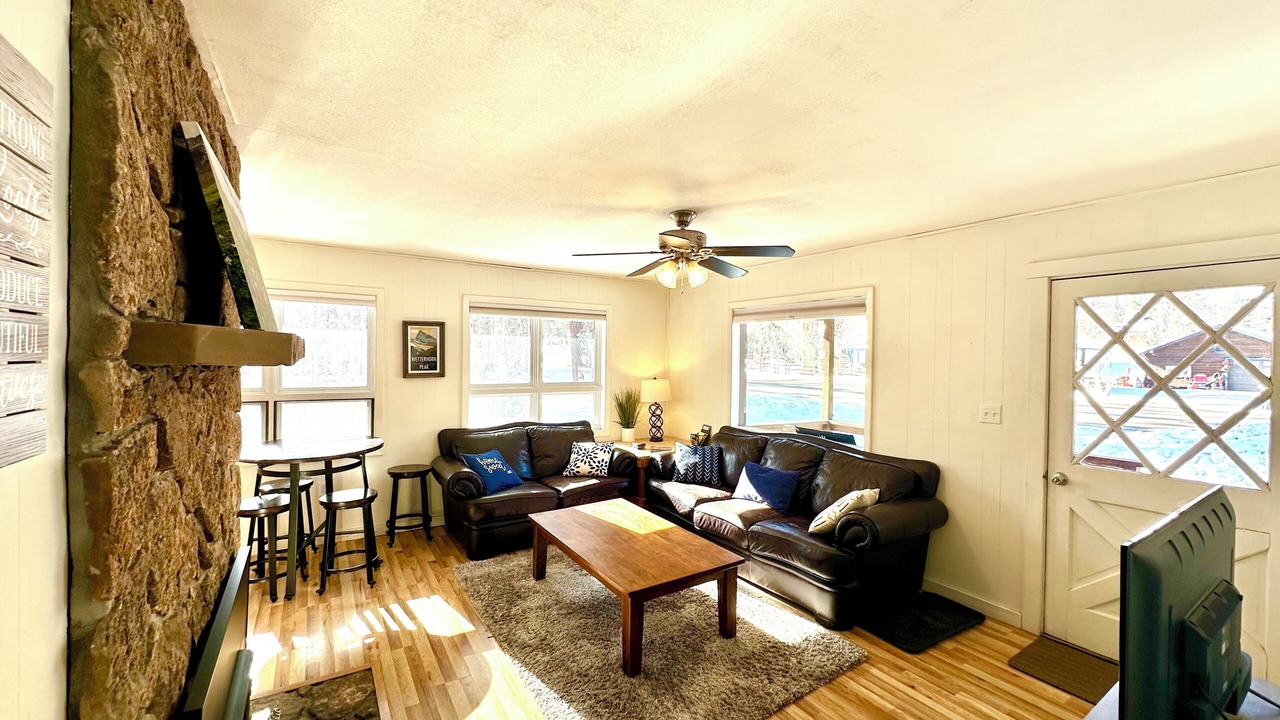 Photo of Livingroom in Lake City