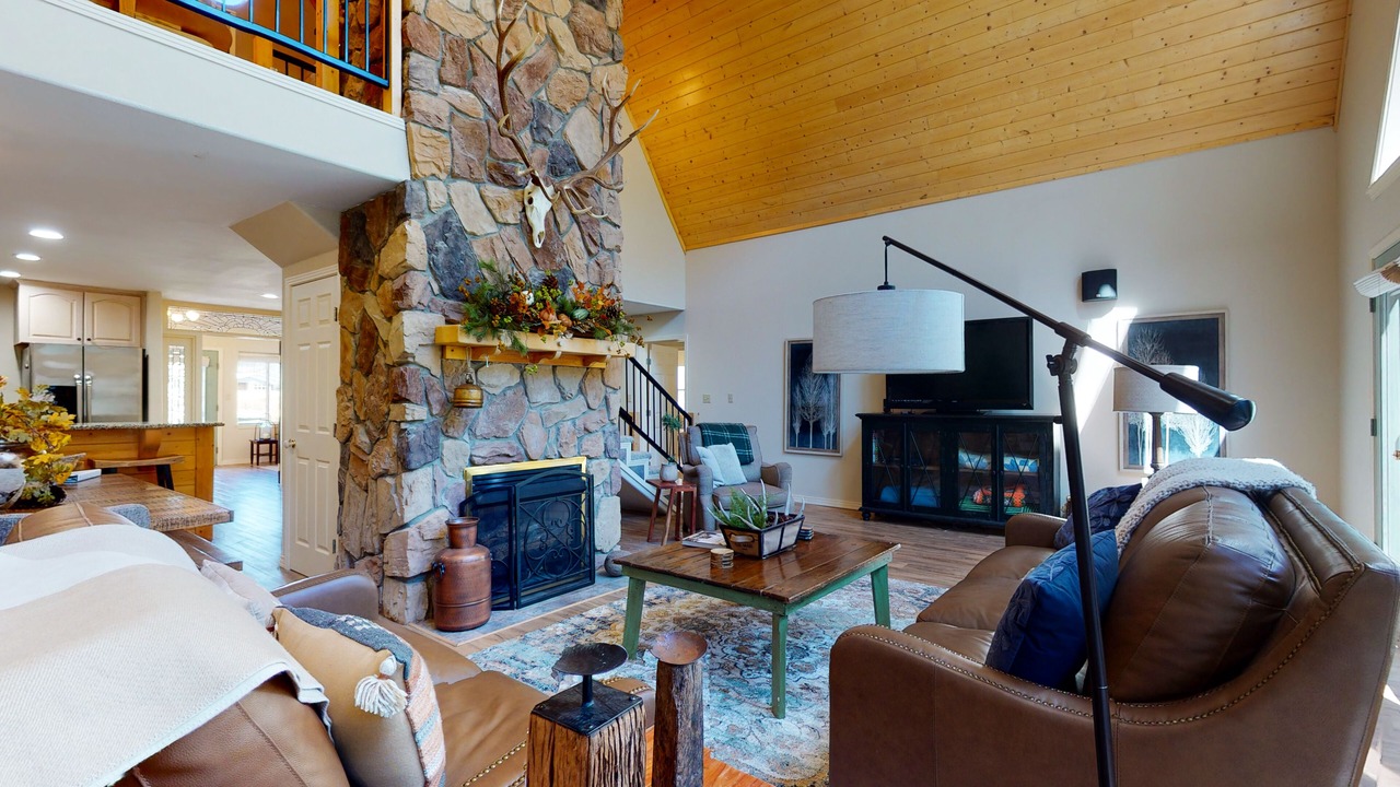 Photo of Livingroom in South Fork