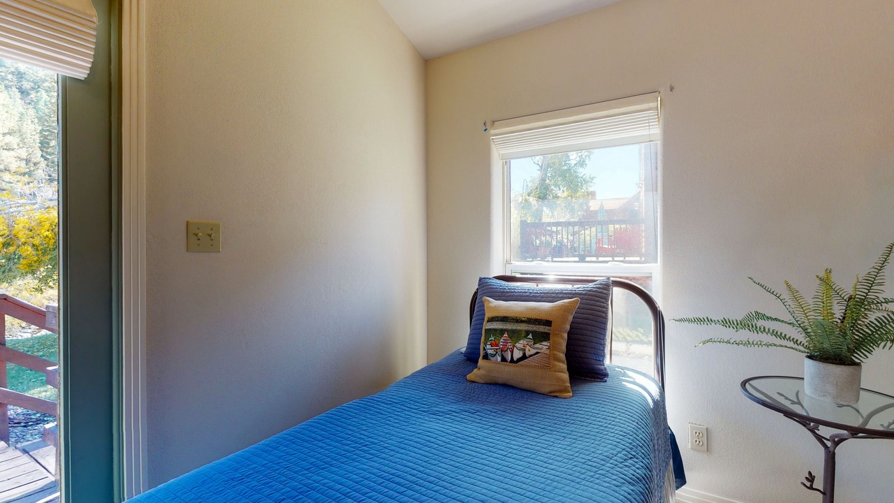 Photo of Bedroom in South Fork