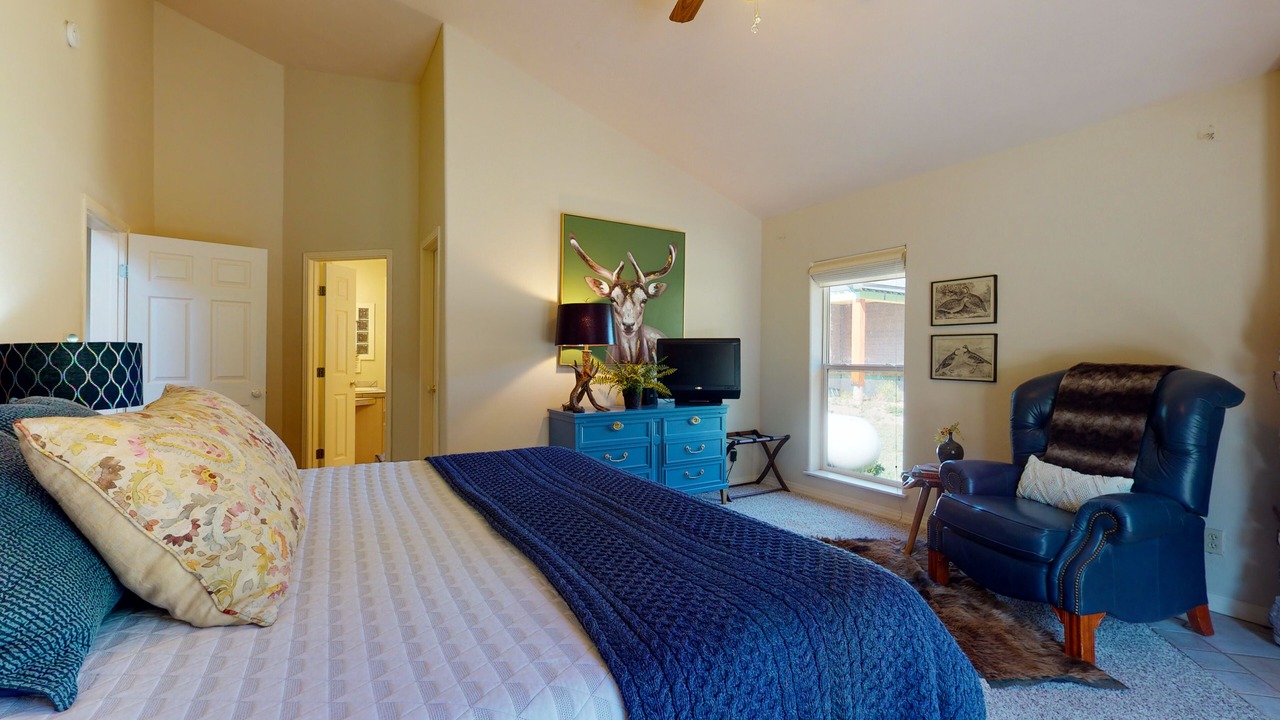 Photo of Bedroom in South Fork
