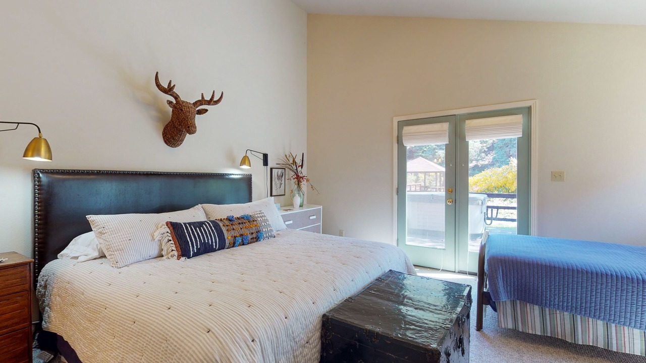 Photo of Bedroom in South Fork