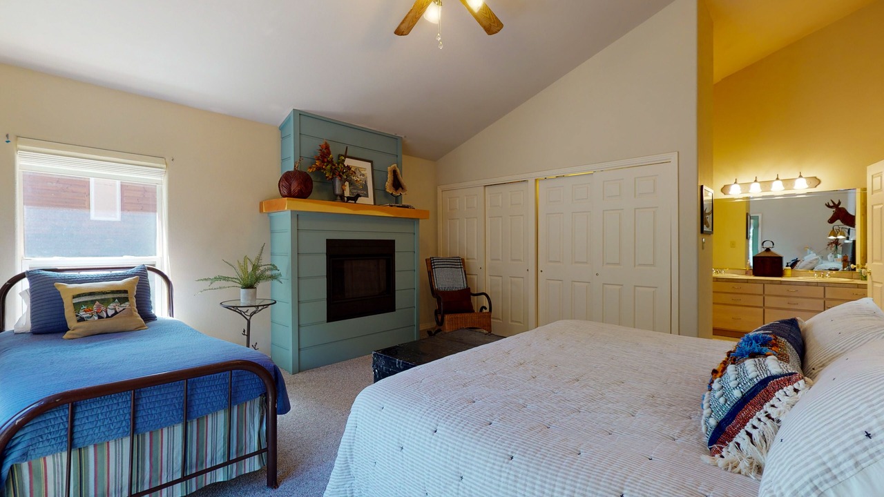 Photo of Bedroom in South Fork