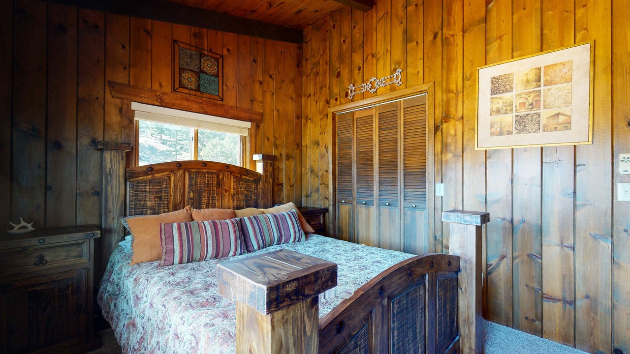 Photo of Bedroom in Ponderosa Pines