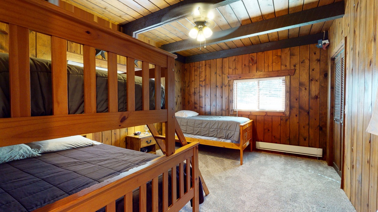 Photo of Bedroom in Ponderosa Pines