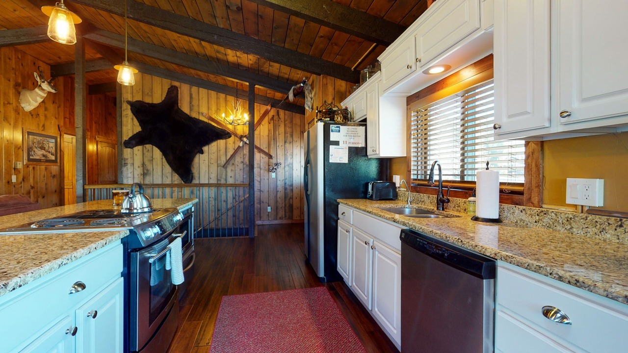 Photo of Kitchen in Ponderosa Pines
