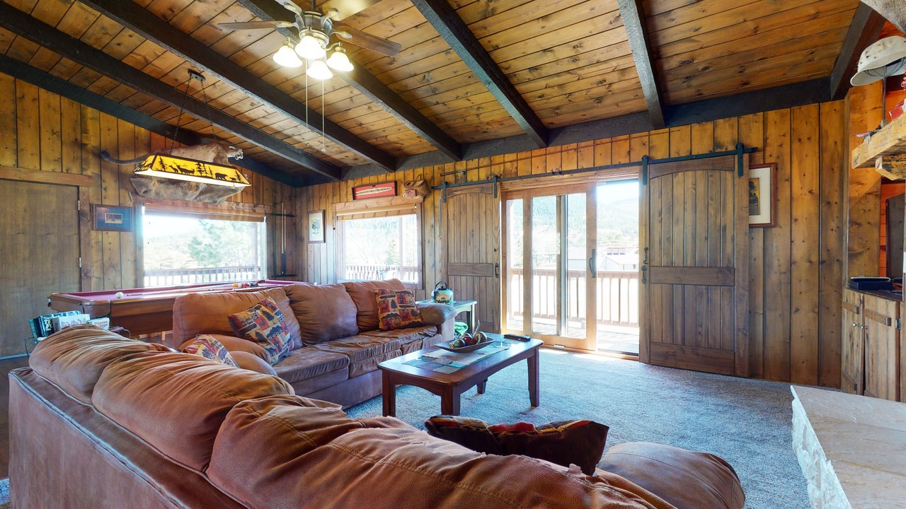 Photo of Livingroom in Ponderosa Pines