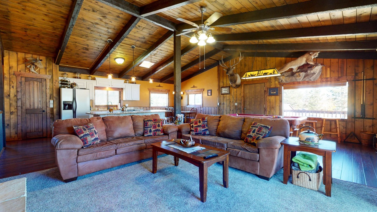 Photo of Livingroom in Ponderosa Pines