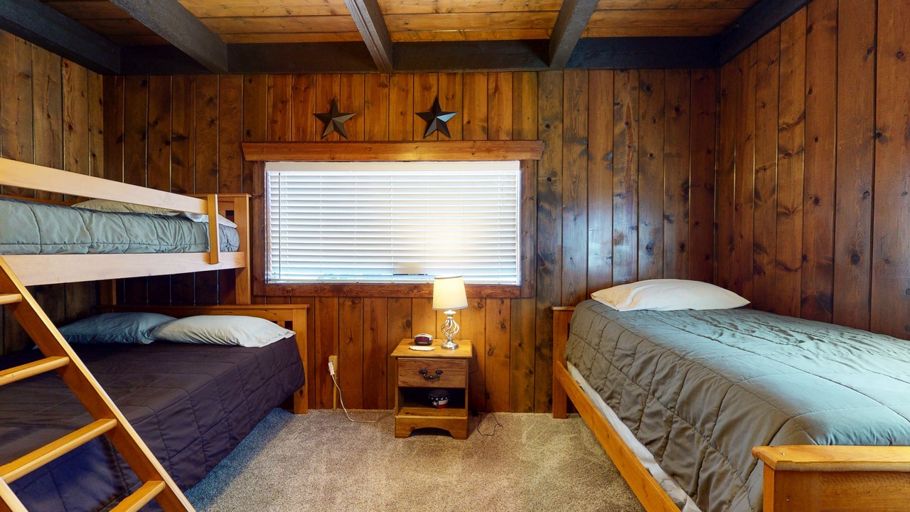 Photo of Bedroom in Ponderosa Pines