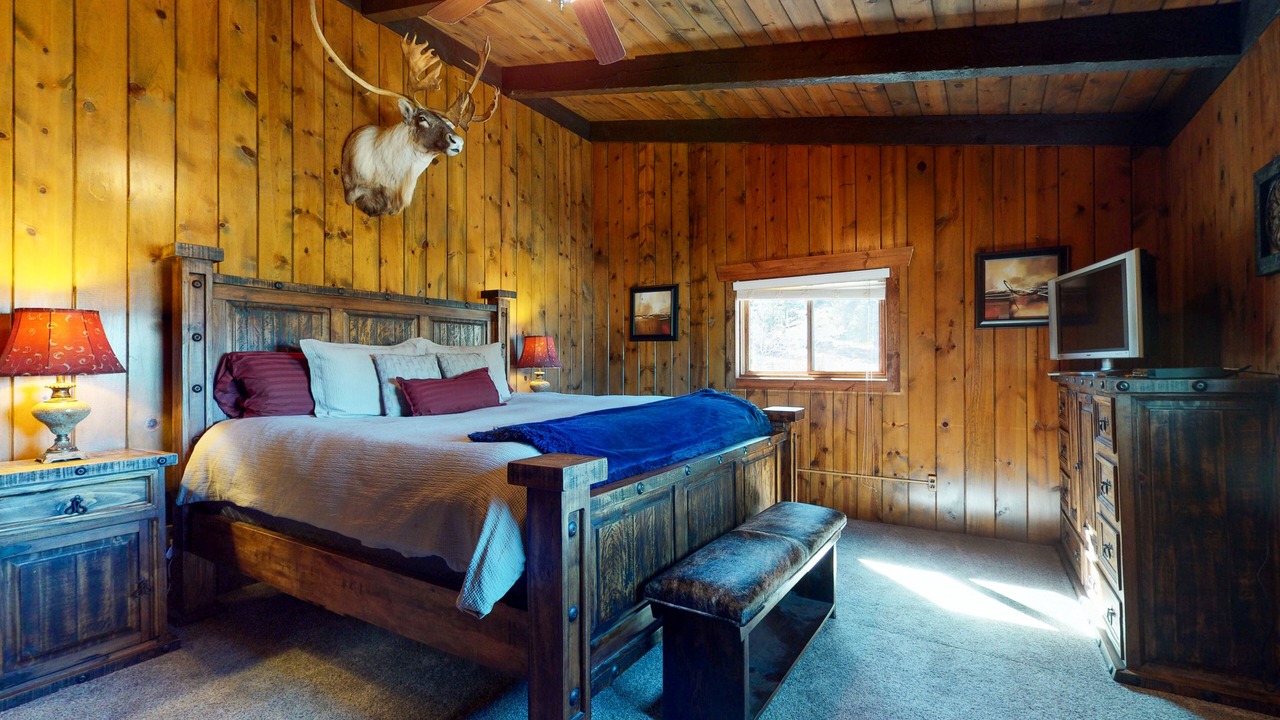 Photo of Bedroom in Ponderosa Pines