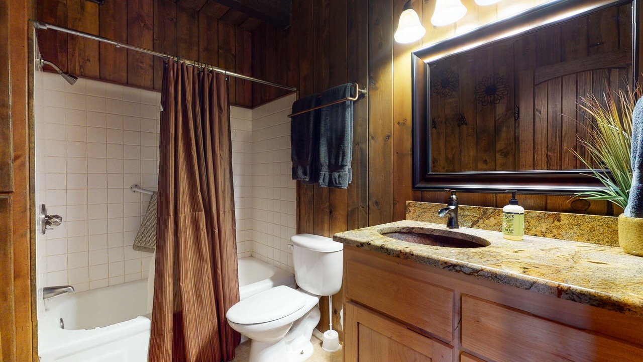 Photo of Bathroom in Ponderosa Pines