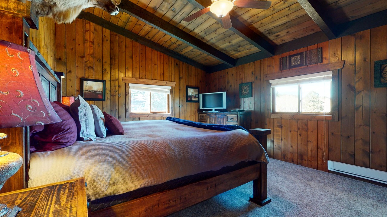 Photo of Bedroom in Ponderosa Pines