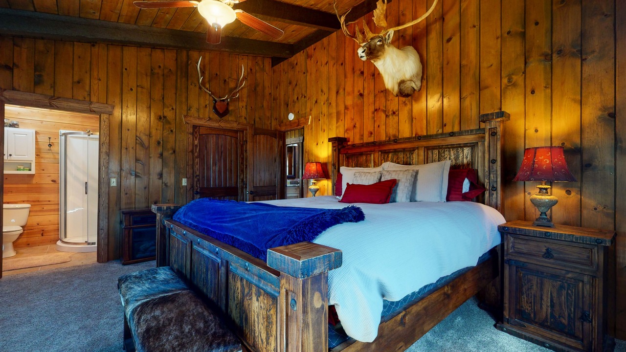 Photo of Bedroom in Ponderosa Pines