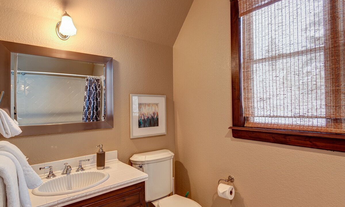 Photo of Bathroom in Christie Heights