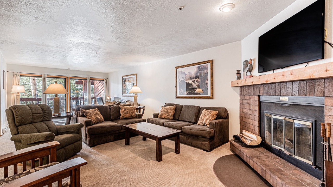 Photo of Livingroom in Historic District