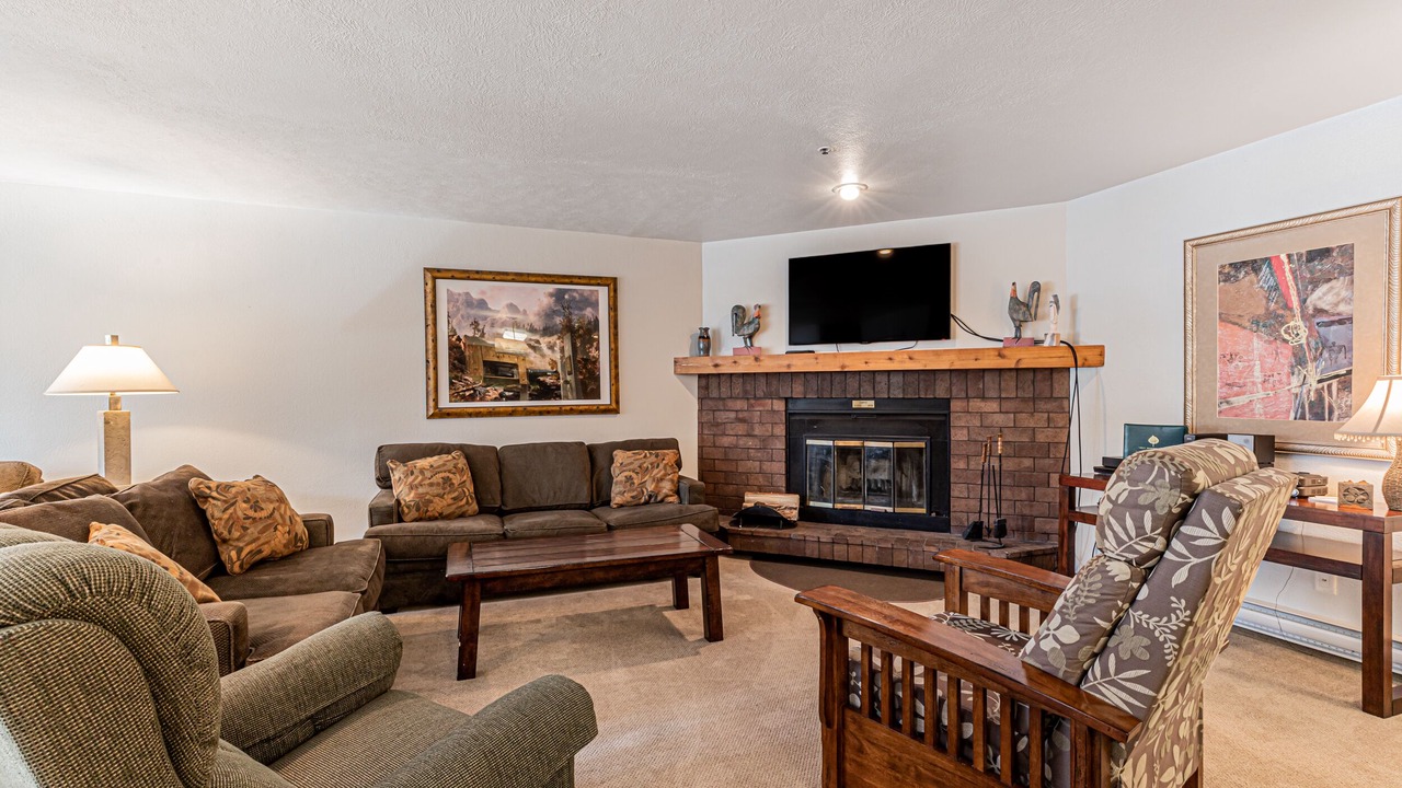 Photo of Livingroom in Historic District