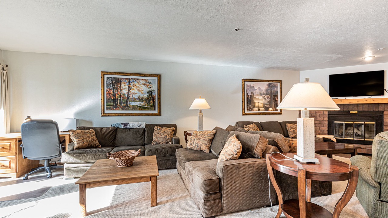 Photo of Livingroom in Historic District