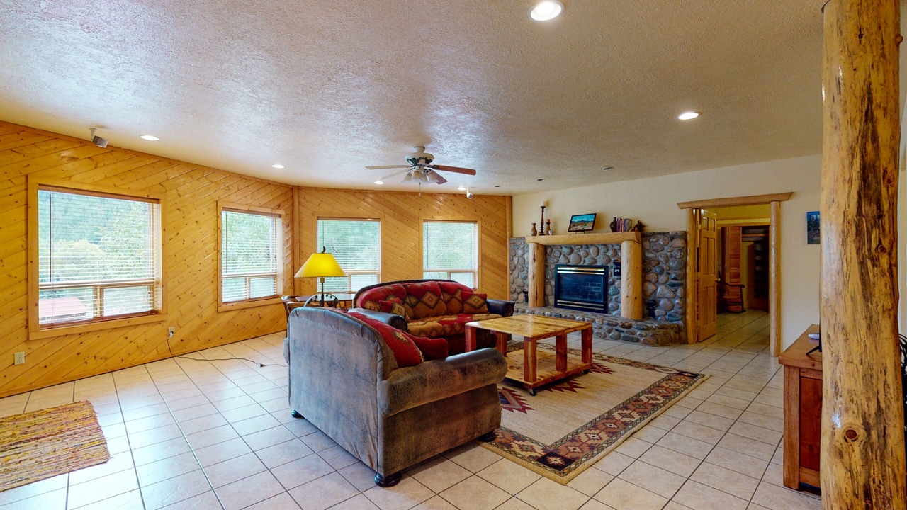 Photo of Livingroom in San Juan River Village