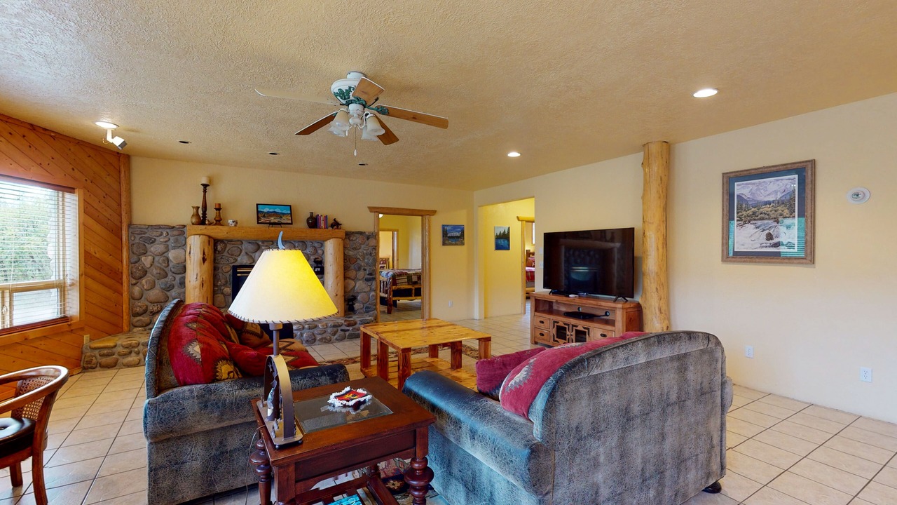 Photo of Livingroom in San Juan River Village