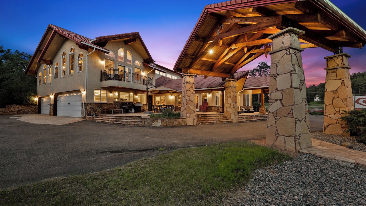 Photo of Outdoor in Golden