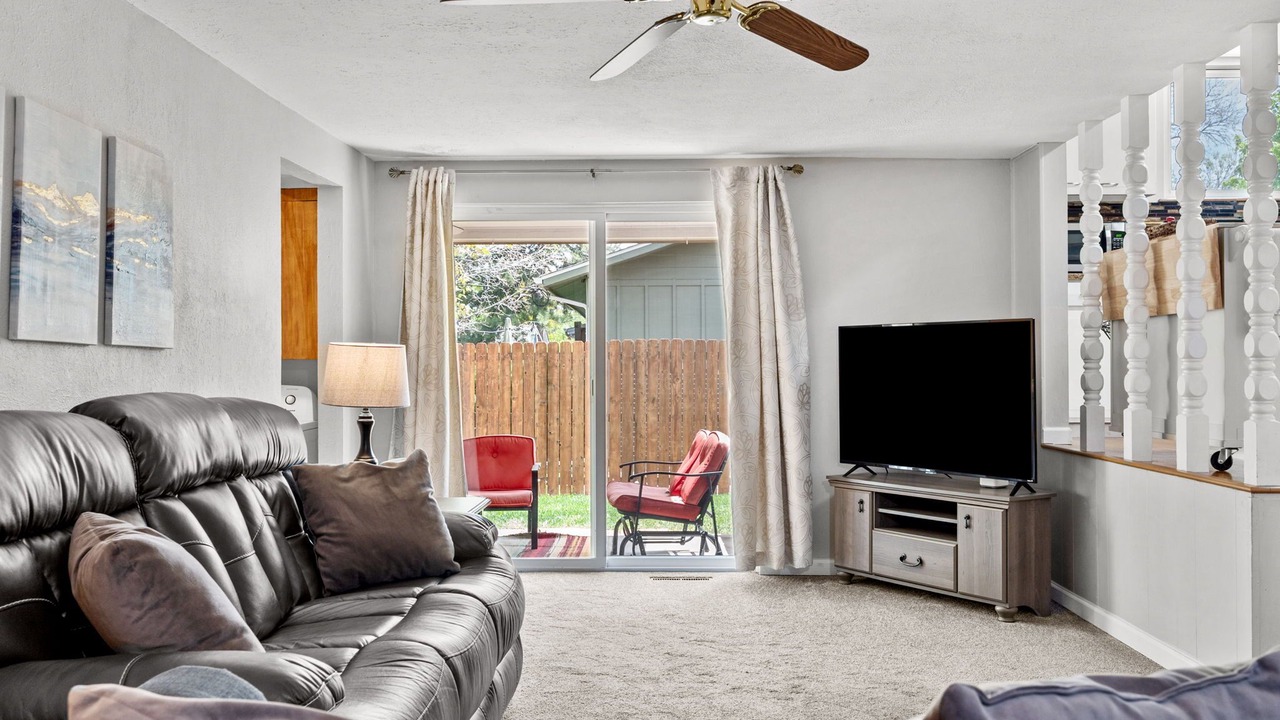 Photo of Livingroom in Arvada Plaza Area
