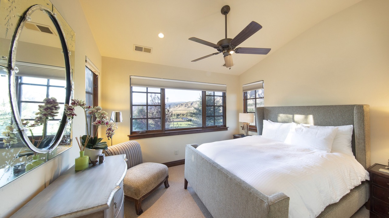 Photo of Bedroom in Aspen Glen
